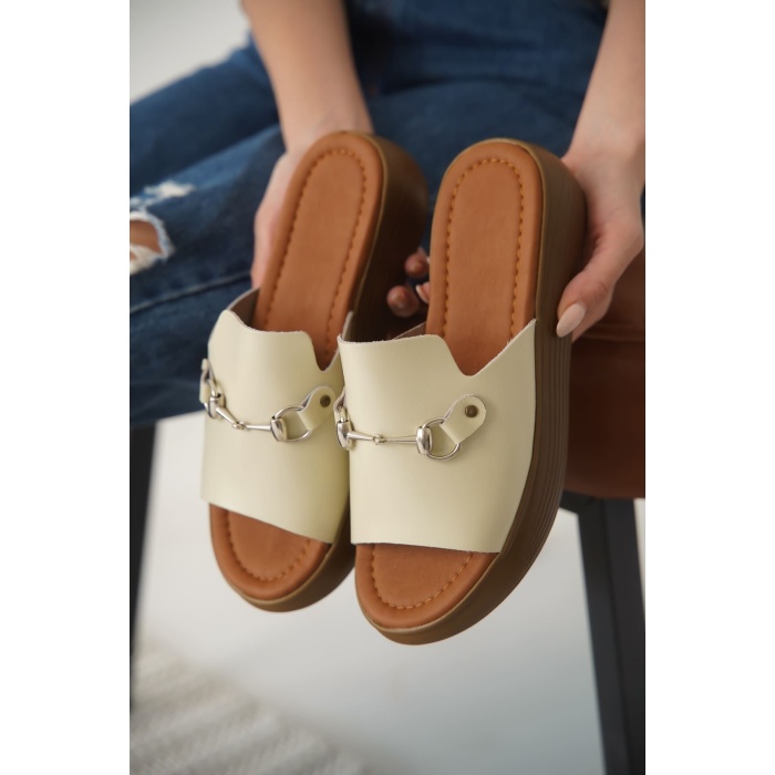 Nelly Bej Hakiki Deri Terlik