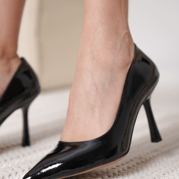 Zelena Kadın Siyah Kırışık Rugan Stiletto