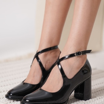 Cali Siyah Rugan Kadın Topuklu Ayakkabı