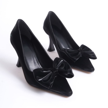 Agnes Kadın Fiyonk Detaylı Siyah Topuklu Ayakkabı