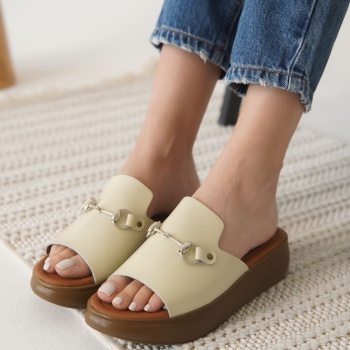 Nelly Bej Hakiki Deri Terlik