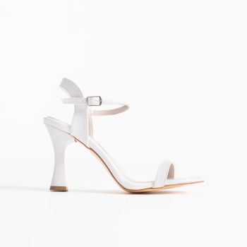 Karen Kadın Beyaz Tek Bant Sandalet