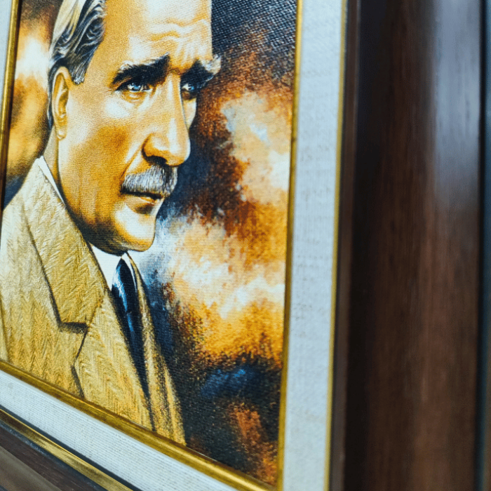 Özel Tasarım Çerçeve | Atatürk Canvas Baskı Tablo (36 Cm X 31 Cm)