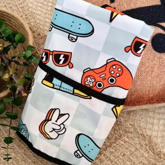 Play Desenli Sıvı Geçirmez Unisex Aktivite Ve Mama Önlüğü 6-24 Ay