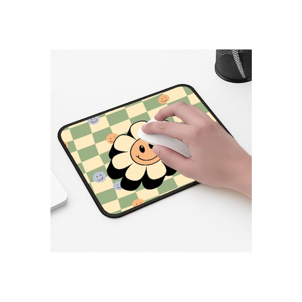 Gülen Surat Çiçek Tasarımlı 33x28 Cm Mousepad Kaymaz Taban Rahat Konforlu Mouse Pad
