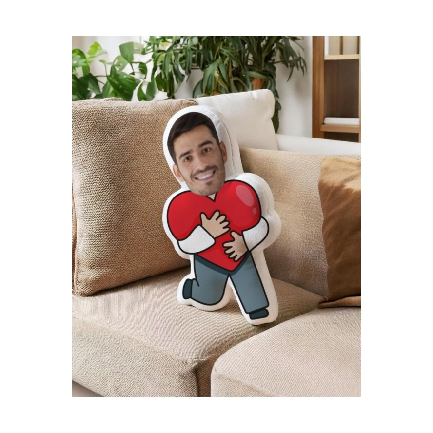 Kişiye Özel Kalp Tutan Erkek Tasarımlı Şekilli Yastık