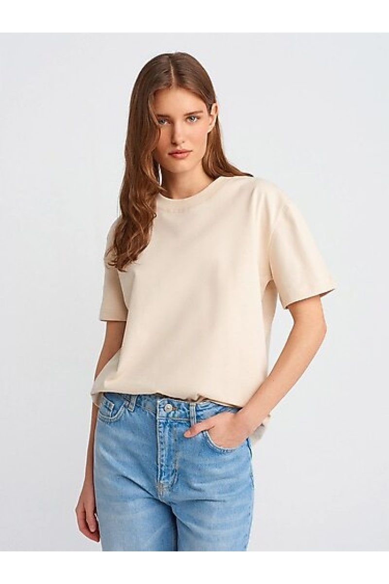 Dekoratif Dikişli Bisiklet Yaka Tshirt