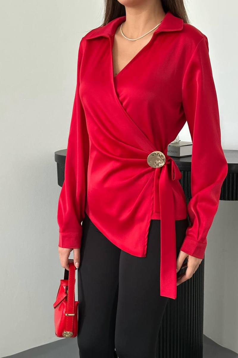 Düğme Detaylı Saten Bluz