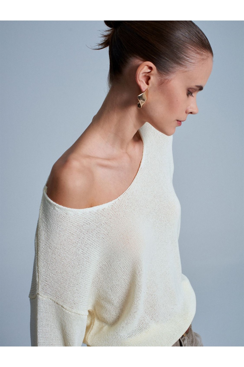 DİLVİN Oval Yaka Dökümlü Kazak