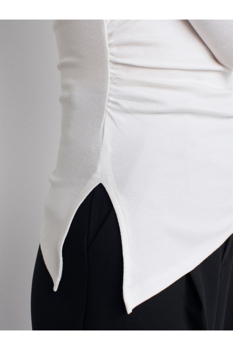 DİLVİN Kayık Yaka Büzgülü Top