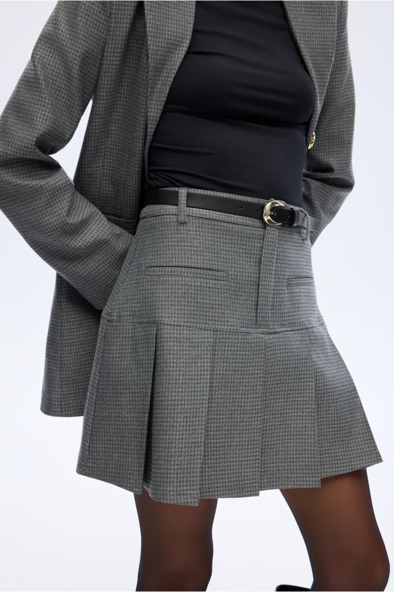 Quzu Kemer Detaylı Pileli Etek