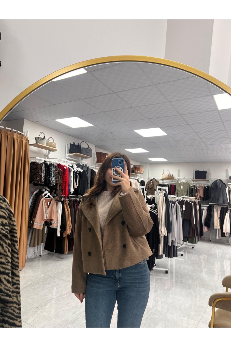 Düğmeli Kaşe Crop Ceket