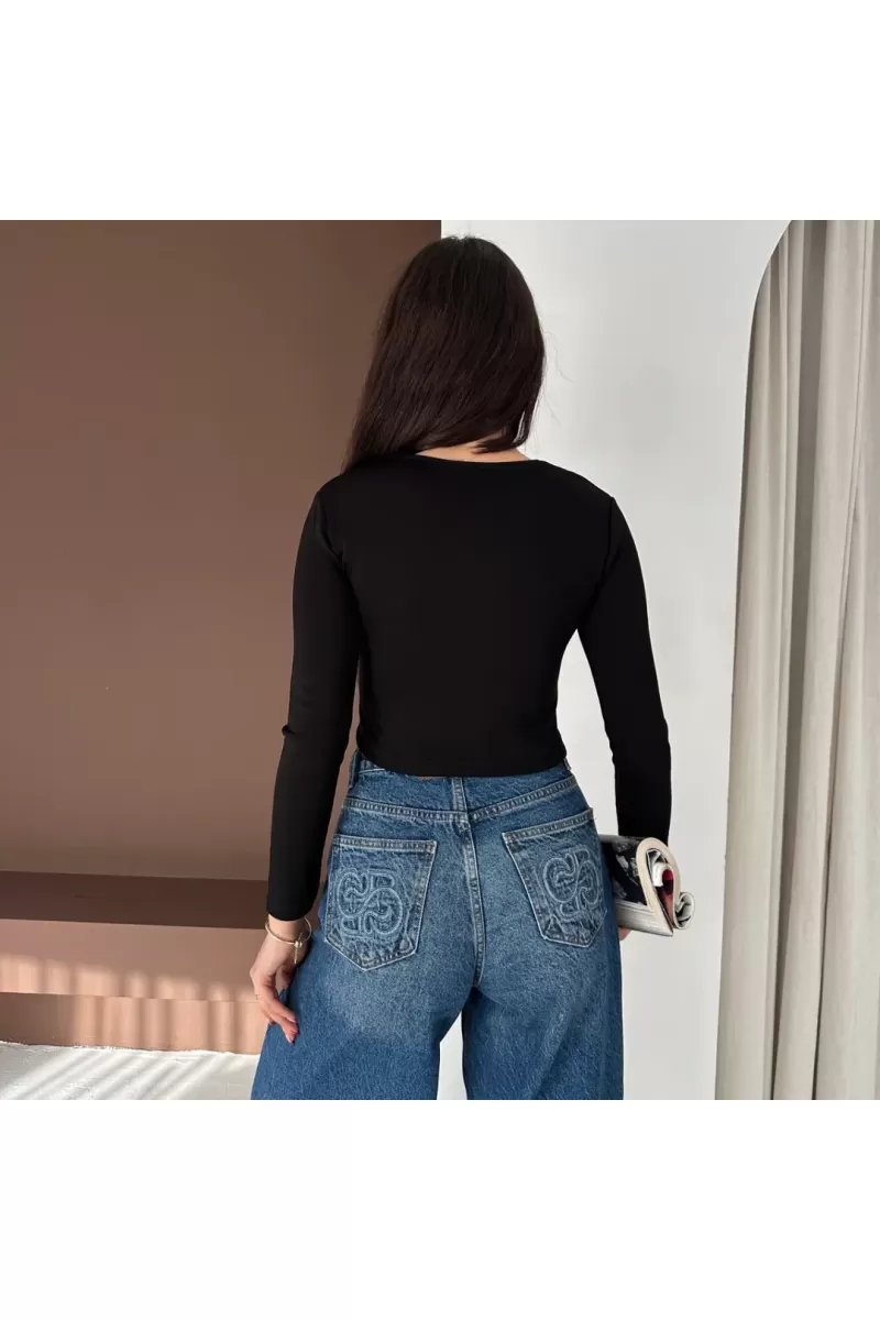 Düğme Detaylı Bluz