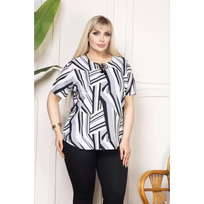 Kuş gözü ve Püskül Detaylı Bluz - Desenli