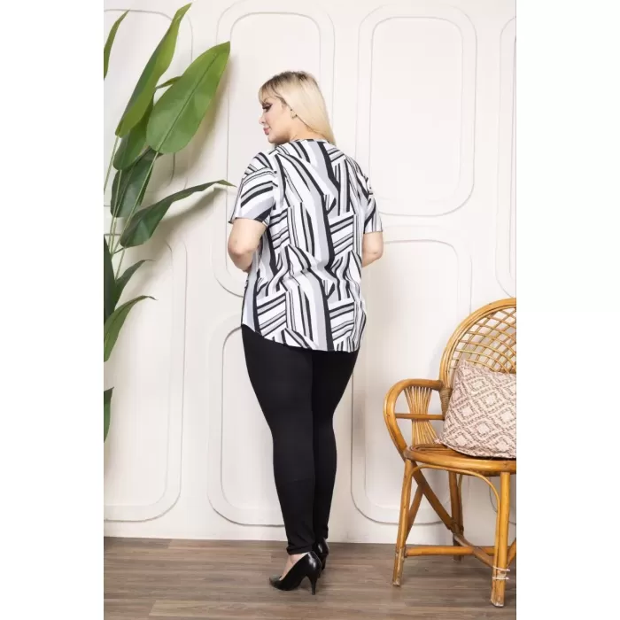 Kuş gözü ve Püskül Detaylı Bluz - Desenli