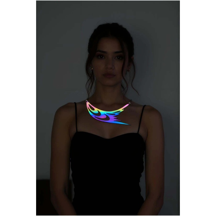 Rainbow Reflektörlü Kuş Kanadı ve Göz Detaylı Choker Kolye, Şık Lazer Kesim Kolye - APFT1414