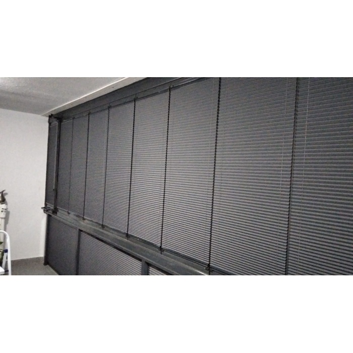 Katlanabilir Cam Balkon Perdesi Antrasit (vidalı - Kancalı)