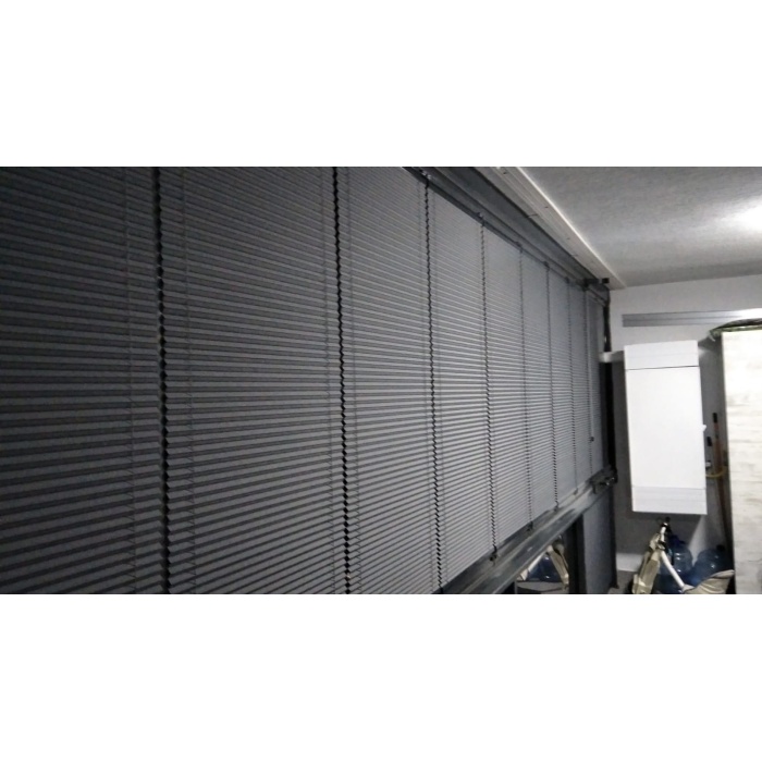 Katlanabilir Cam Balkon Perdesi Antrasit (vidalı - Kancalı)