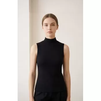 Kadın Siyah Kolsuz Balıkçı Yaka Basic Bluz