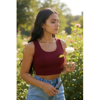 Kadın Bordo Kare Yaka Crop Top Bluz – Şık, Rahat ve Kolay Kombinlenebilir