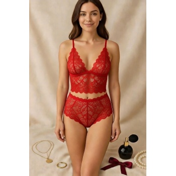 Kadın Kırmızı Dantel Bralet Şort Takımı – Tutkulu ve Çekici İç Giyim