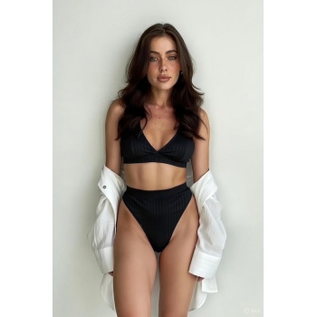 Kadın Siyah Yüksek Bel Dolgusuz Slip Takım – Modern, Konforlu ve Günlük Kombinlere Uygun