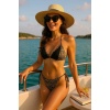 Kadın Siyah ve Leopar Detaylı Yandan Bağlamalı Bikini Takımı – Modern, Konforlu ve Günlük Kombinlere Uygun