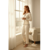Kadın Ekru Fitilli Şık Pijama Takımı – Fiyonk Detaylı Rahat Ev Giyim Seti