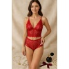 Kadın Kırmızı Dantel Bralet Şort Takımı – Tutkulu ve Çekici İç Giyim