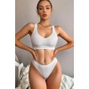 Kadın Beyaz Seamless Tanga Sütyen Takım – Modern, Konforlu ve Günlük Kombinlere Uygun