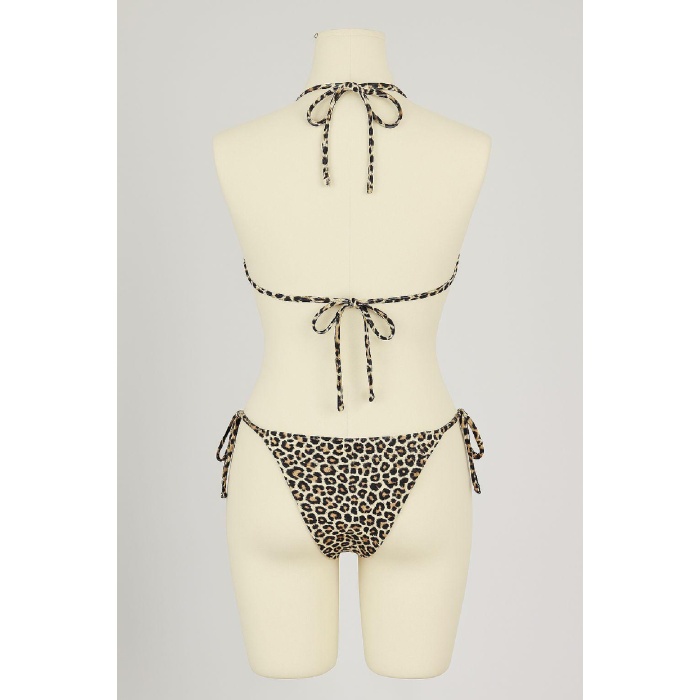 Kadın Siyah ve Leopar Detaylı Yandan Bağlamalı Bikini Takımı – Modern, Konforlu ve Günlük Kombinlere Uygun