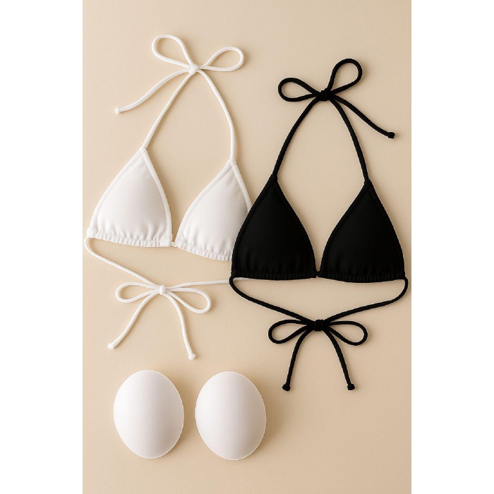 Kadın Siyah ve Beyaz Minimal Kesim Üçgen Bikini Üstü – Modern ve Şık Tasarım