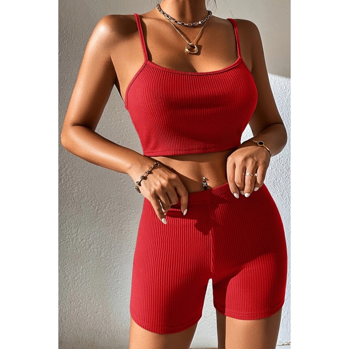 Kadın Kırmızı Şortlu Kaşkorse Gecelik Takım – Modern, Konforlu ve Günlük Kombinlere Uygun