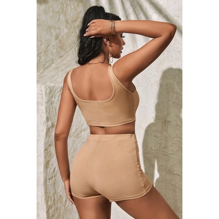 Kadın Krem Rengi Şortlu Crop Top Gecelik Takım – Modern, Konforlu ve Günlük Kombinlere Uygun