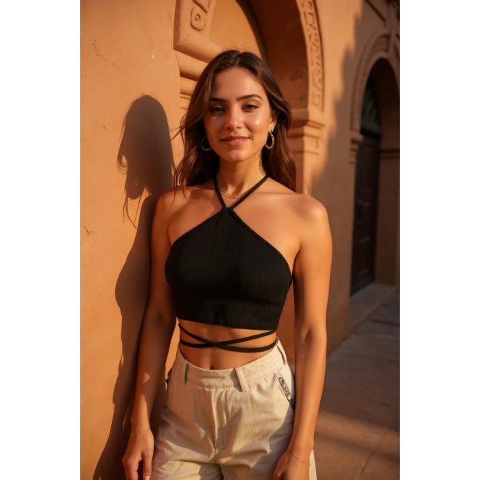 Kadın Siyah Sırtı Açık Boyundan Çapraz Bağlamalı Crop Top Bluz