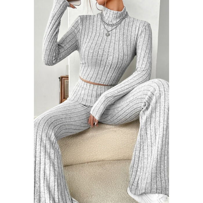 Kadın Gri Çizgili Boğazlı Crop Top ve Yüksek Bel Pantolon Takım