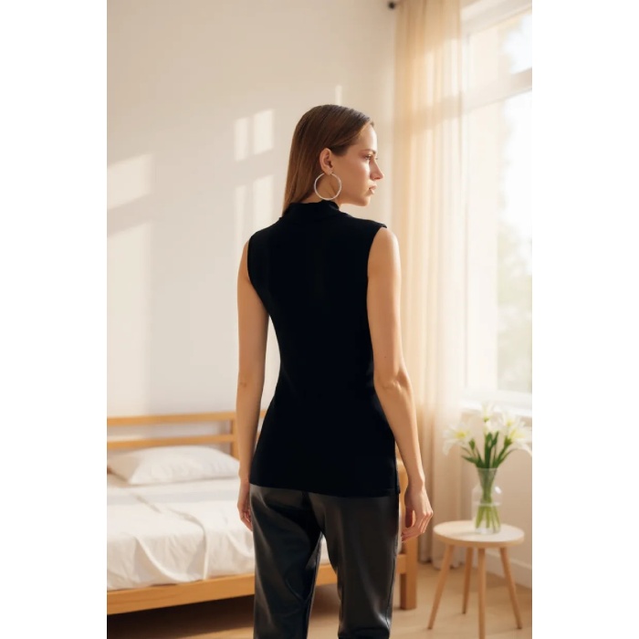 Kadın Siyah Kolsuz Balıkçı Yaka Basic Bluz