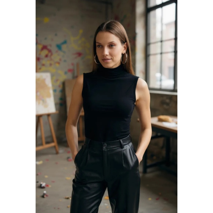 Kadın Siyah Kolsuz Balıkçı Yaka Basic Bluz