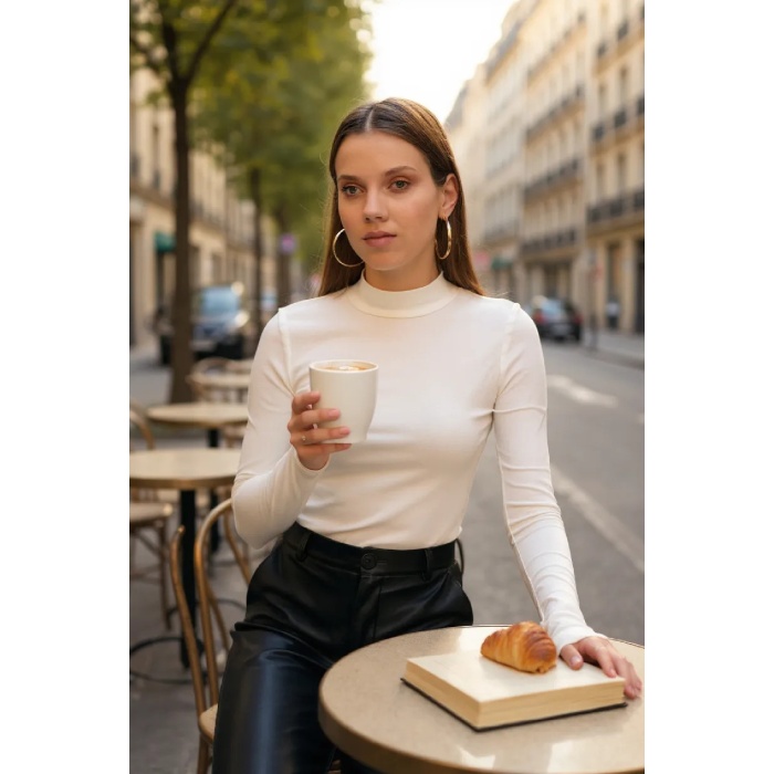 Kadın Beyaz Parmak Detaylı Esnek Uzun Kollu Body