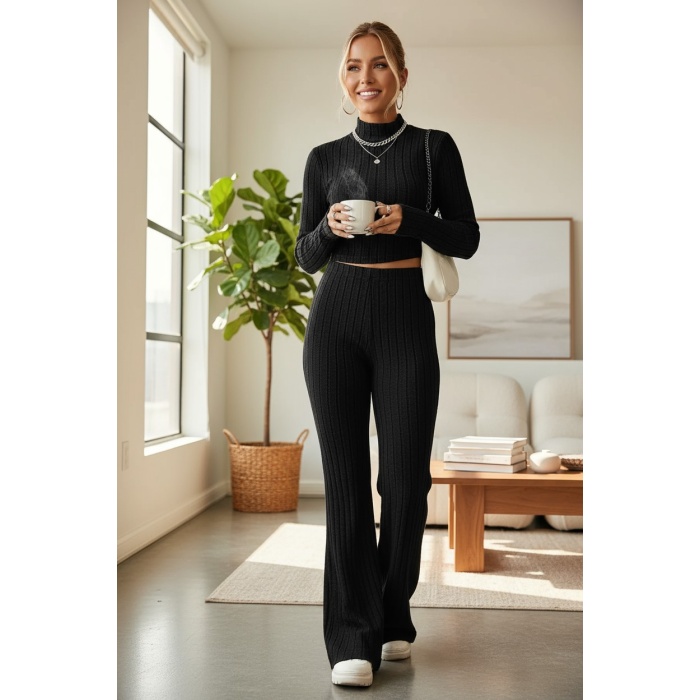 Kadın Siyah Boğazlı Crop Top ve Yüksek Bel Eşofman Takımı Spor Şık Kombin