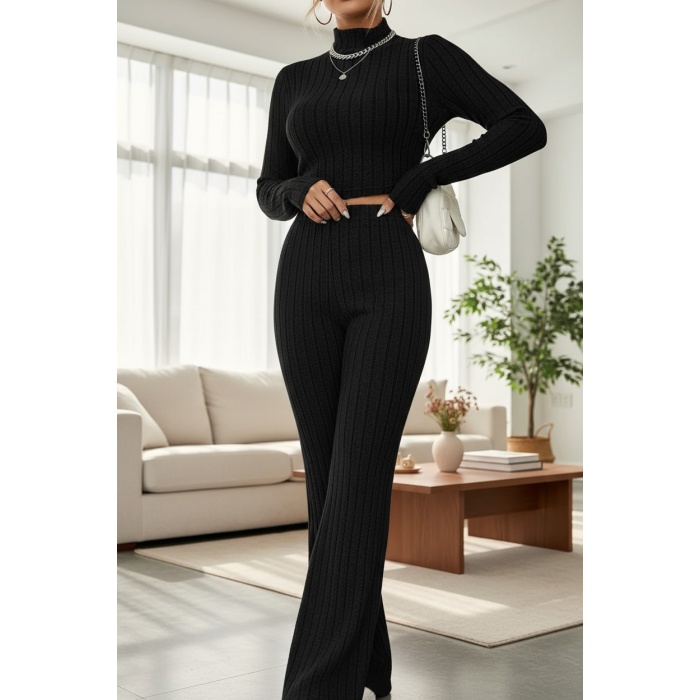 Kadın Siyah Boğazlı Crop Top ve Yüksek Bel Eşofman Takımı Spor Şık Kombin