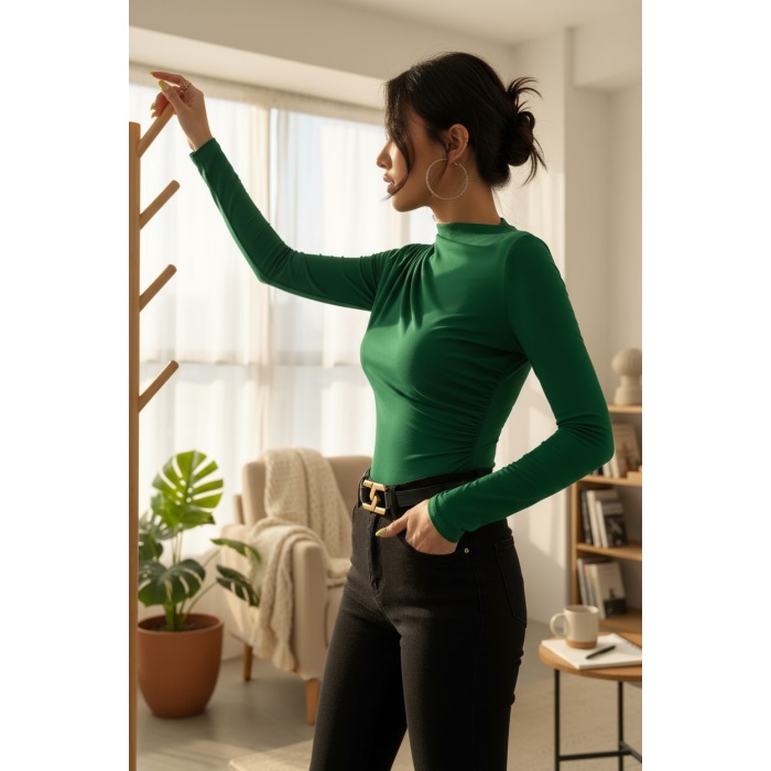 Kadın Yeşil Belden ve Boyundan Büzgü Detaylı Uzun Kollu Bluz