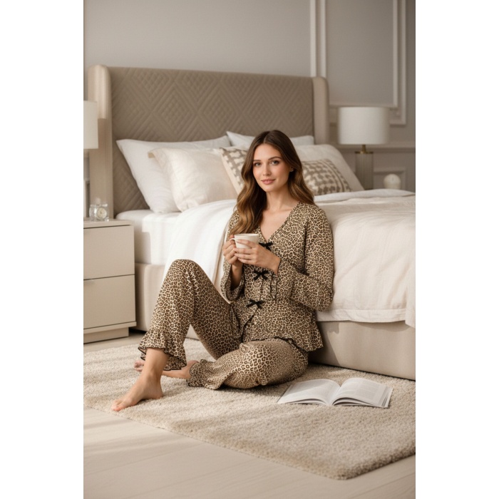 Kadın Uzun Kollu Leopar Desenli Fiyonklu Ev Giyim Pijama Takımı