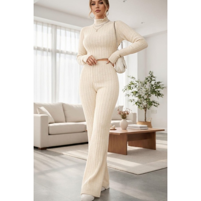 Kadın Ekru Çizgili Boğazlı Crop Top ve Yüksek Bel Eşofman Takımı Spor Şık Kombin