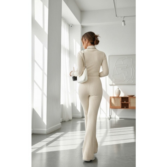 Kadın Ekru Çizgili Boğazlı Crop Top ve Yüksek Bel Eşofman Takımı Spor Şık Kombin