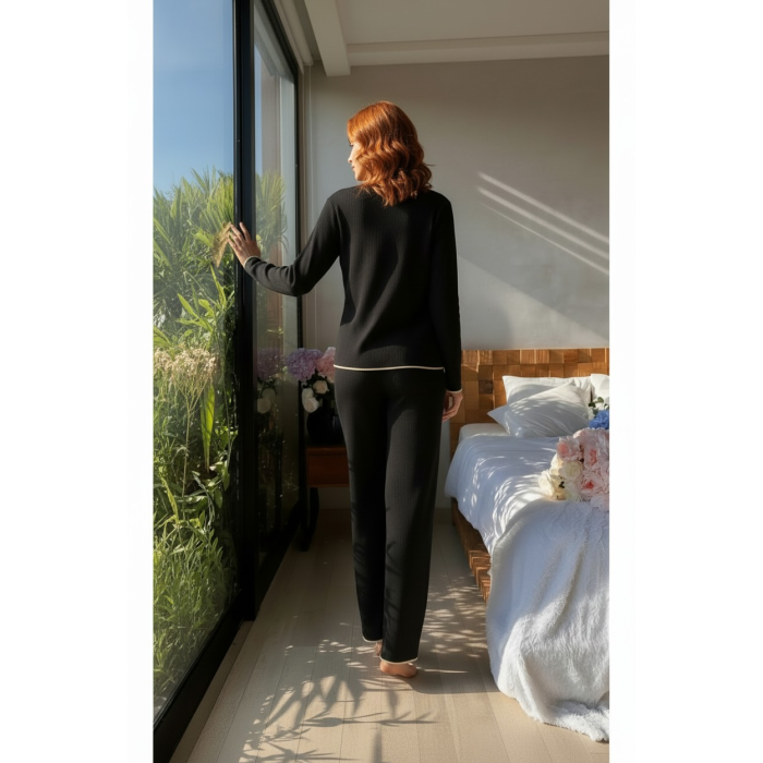 Premium Kadın Fitilli Pijama Takımı – Siyah Gold Biye Detaylı, Yumuşak Dokulu Ev Şıklığı