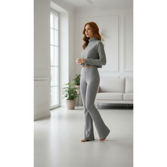 Kadın Fitilli Eşofman Takımı – Gri Boğazlı Crop Üst & İspanyol Paça Pantolon, Esnek Rahat Kalıp