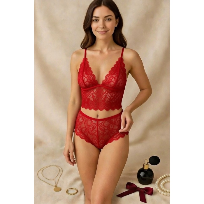Kadın Kırmızı Dantel Bralet Şort Takımı – Tutkulu ve Çekici İç Giyim