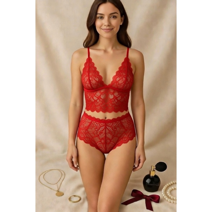 Kadın Kırmızı Dantel Bralet Şort Takımı – Tutkulu ve Çekici İç Giyim