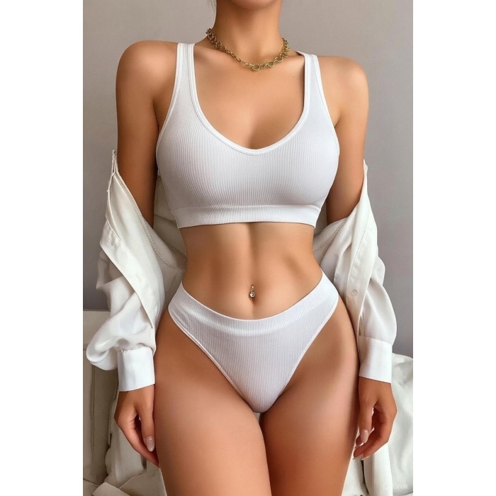 Kadın Beyaz Seamless Tanga Sütyen Takım – Modern, Konforlu ve Günlük Kombinlere Uygun
